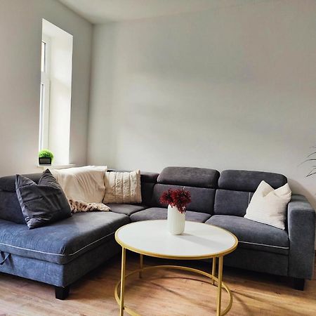 Neu Sanierte Wohnung Mit Balkon Und Stellplatz Ерфурт Екстериор снимка