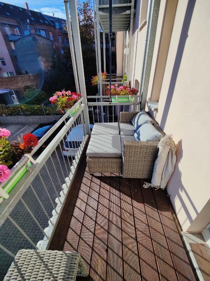 Neu Sanierte Wohnung Mit Balkon Und Stellplatz Ерфурт Екстериор снимка